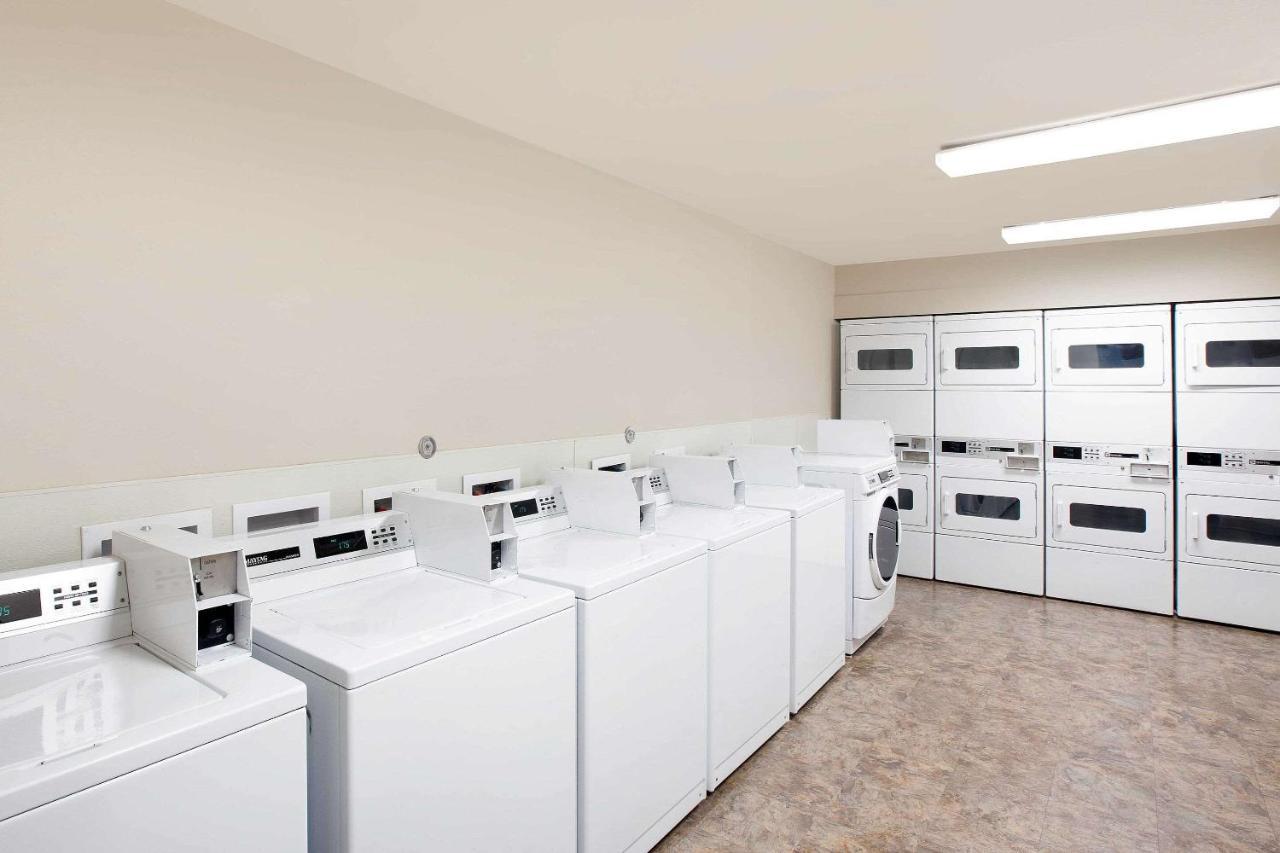 Woodspring Suites Колидж Стейшън Екстериор снимка