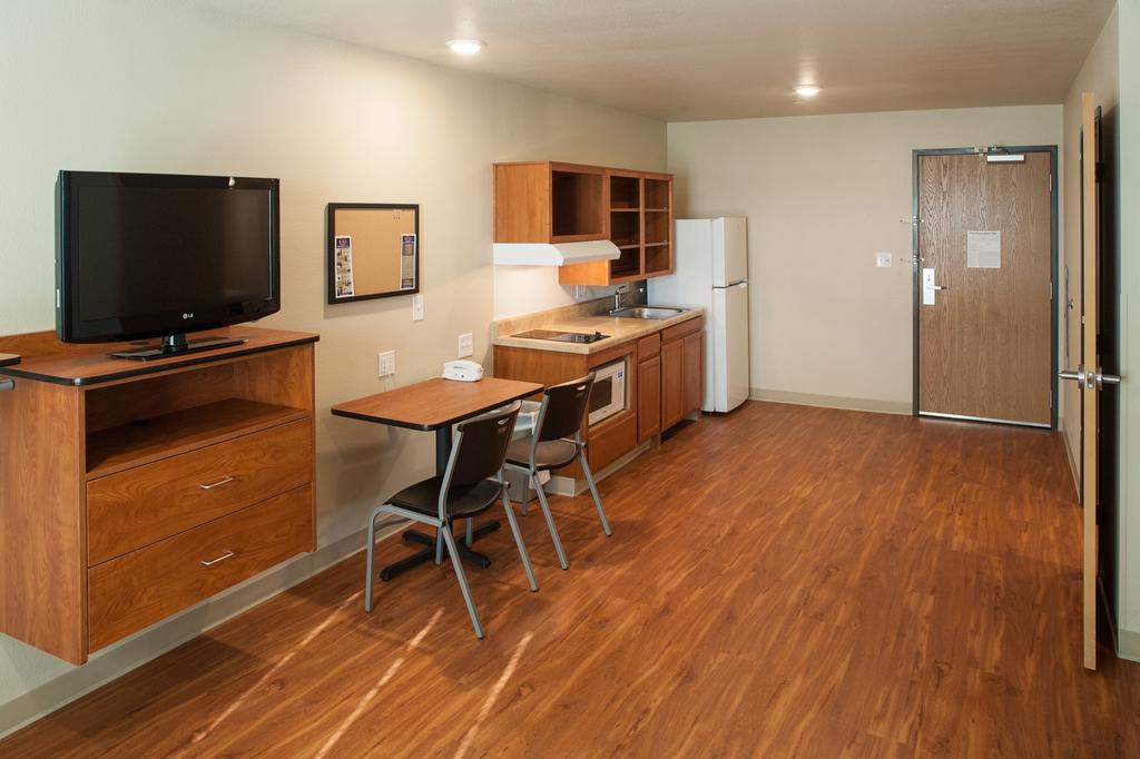 Woodspring Suites Колидж Стейшън Стая снимка