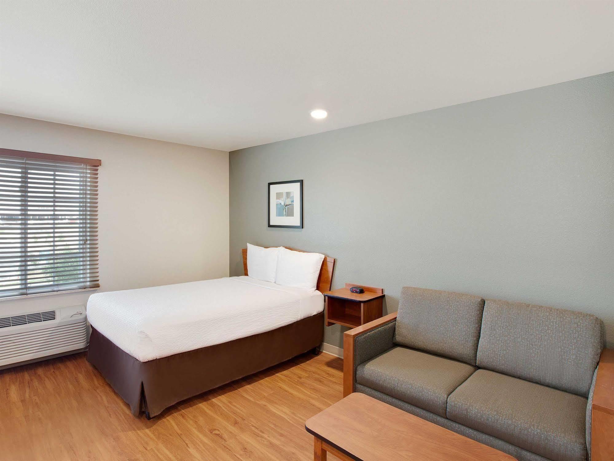 Woodspring Suites Колидж Стейшън Екстериор снимка